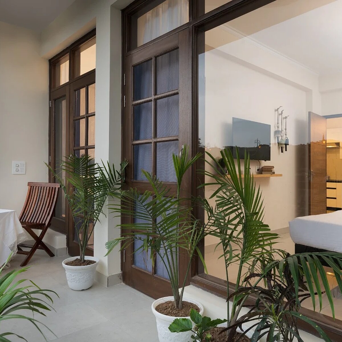 Landscaped balcony at Gillco Palms
